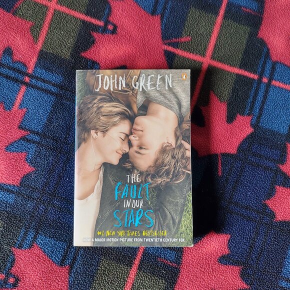 📚 3/$15 or 5/$20 📚 Novel - The Fault of Our Stars - Picture 1 of 2